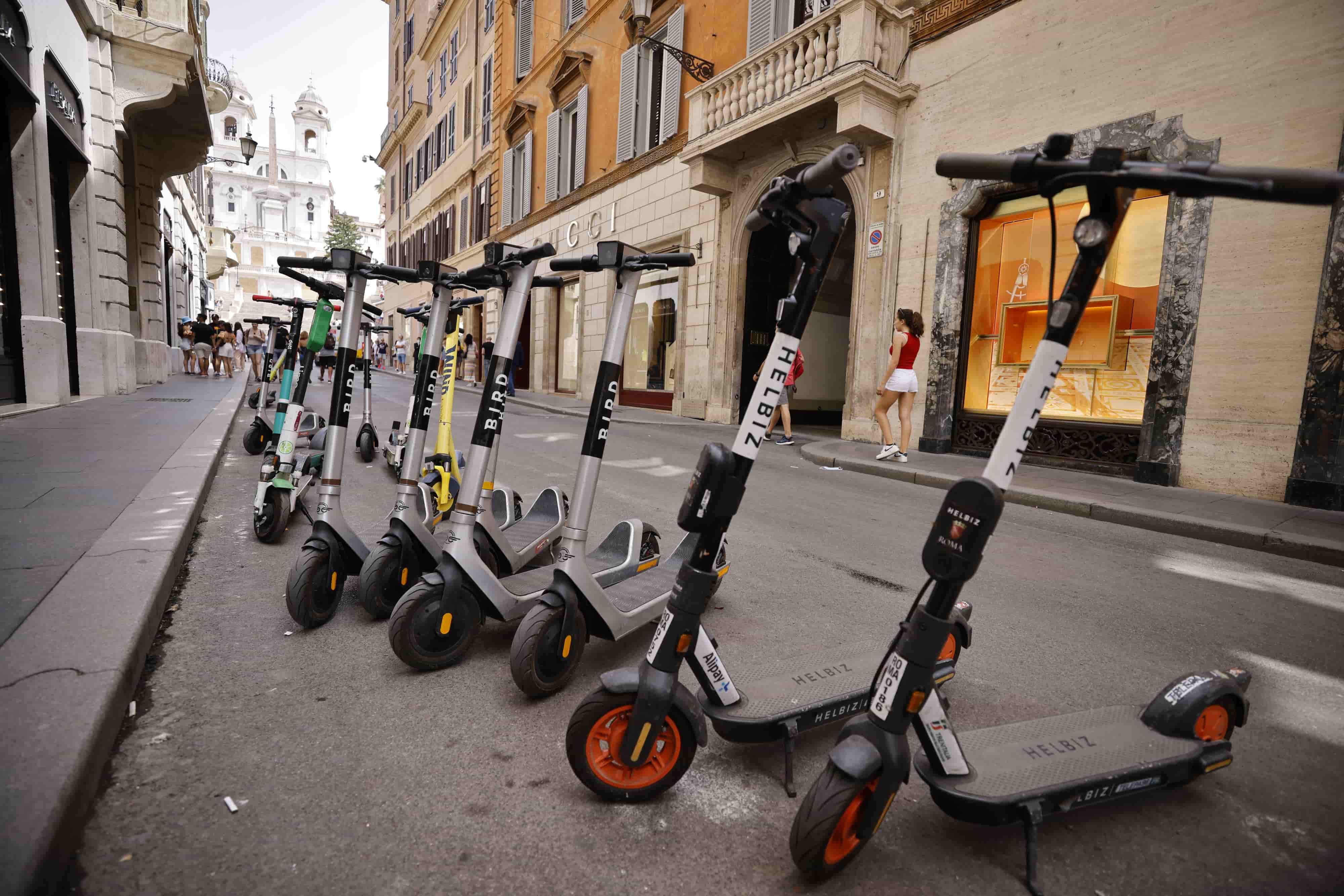 L’Antitrust contro i colossi dei monopattini, frode sui Pass gratuiti per i pendolari romani?