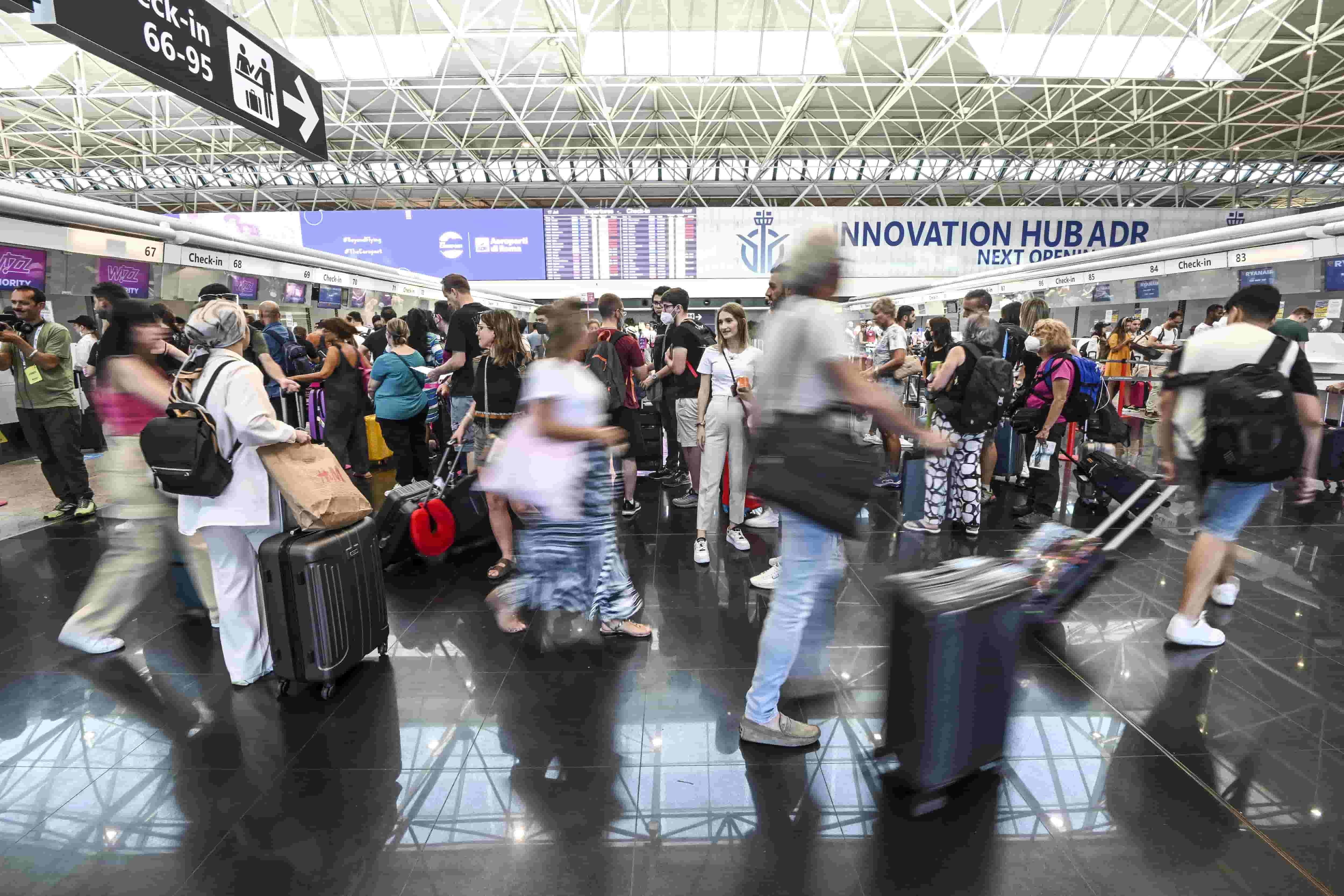 Aeroporti italiani, estate da record, quasi 180 milioni di passeggeri nei primi nove mesi del 2025