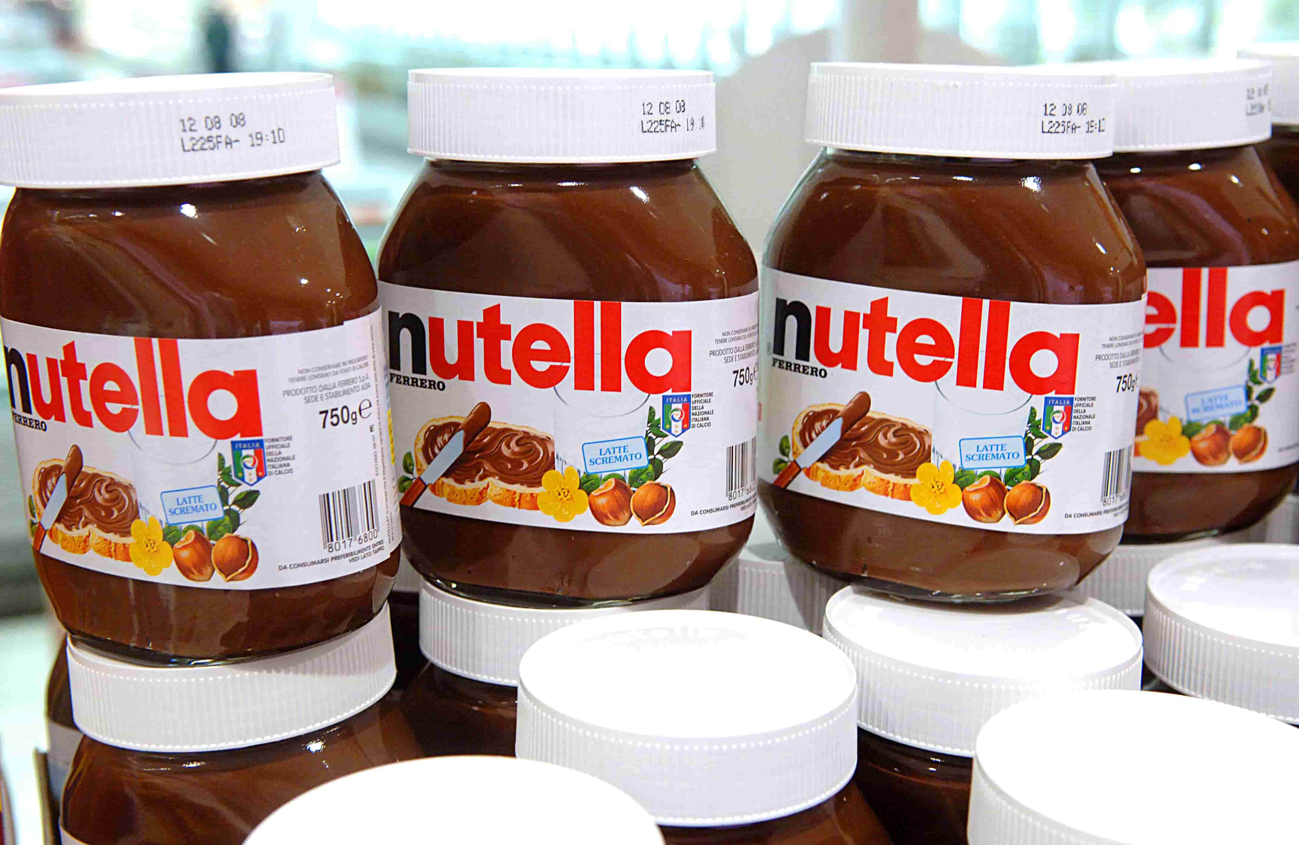Nutella, il barattolo è a rischio? Ferrero sospende acquisti nocciole in Turchia dopo raddoppio prezzi