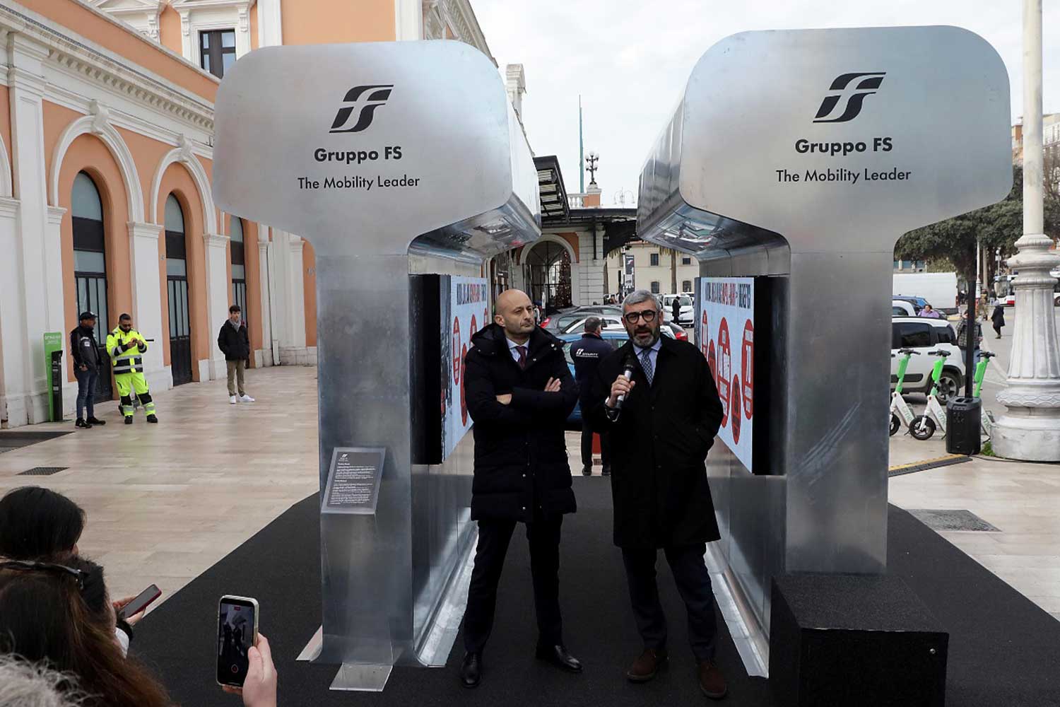 FS, in Puglia in mostra a Bari Centrale l'installazione Pensiero Binario