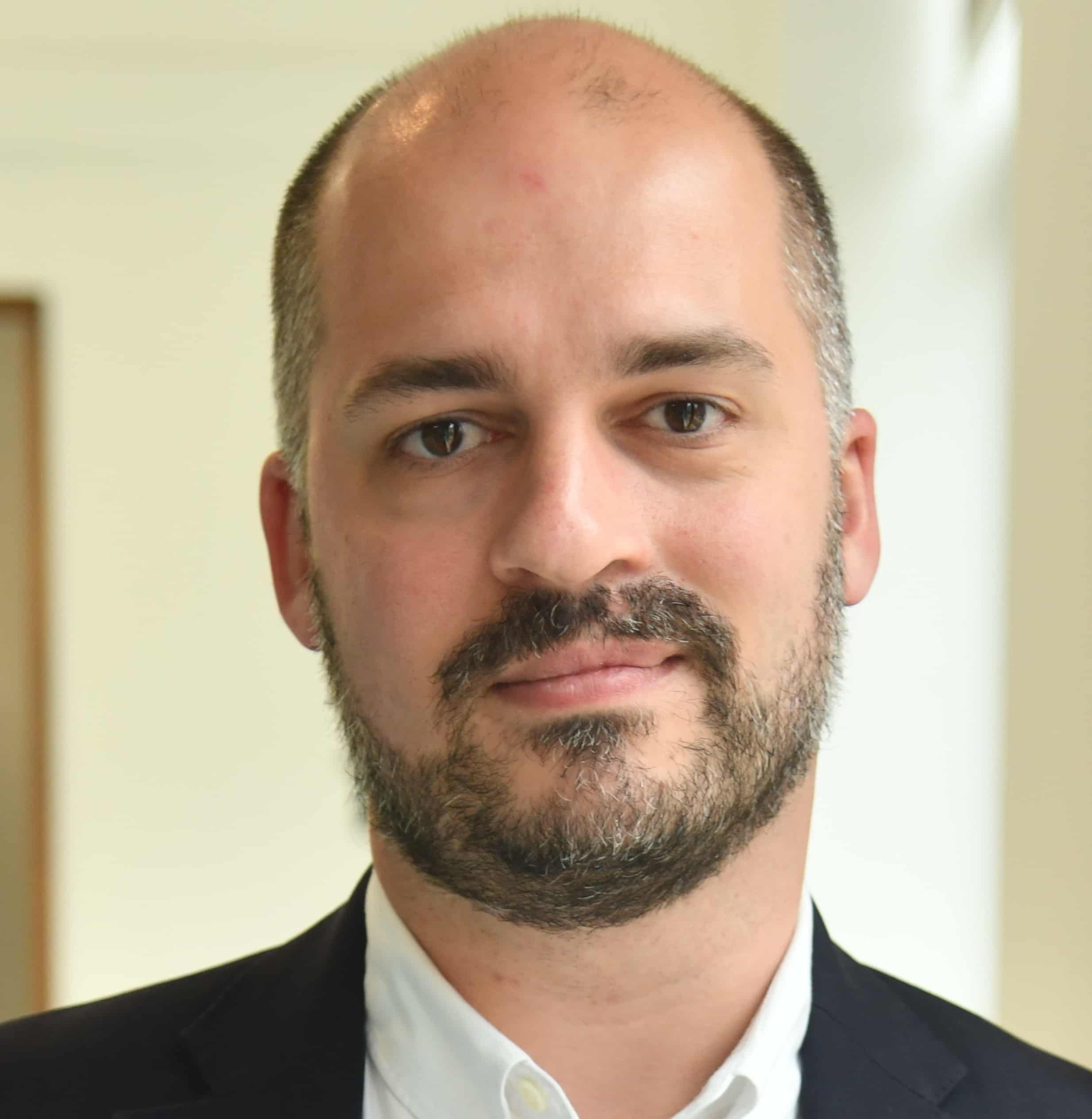 Mercato crypto in attesa di segnali macro tra tassi Fed e flussi in calo