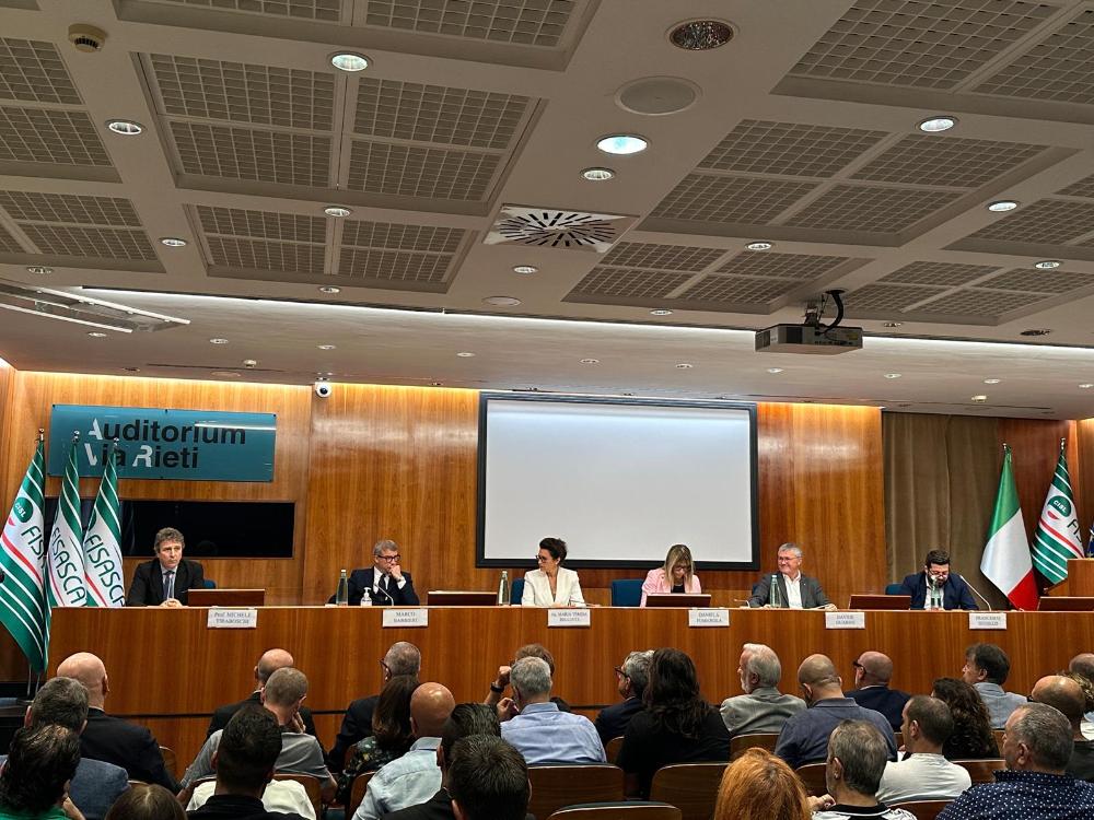 Contratti ‘pirata’ nel terziario, “servono criteri più chiari e più controlli”