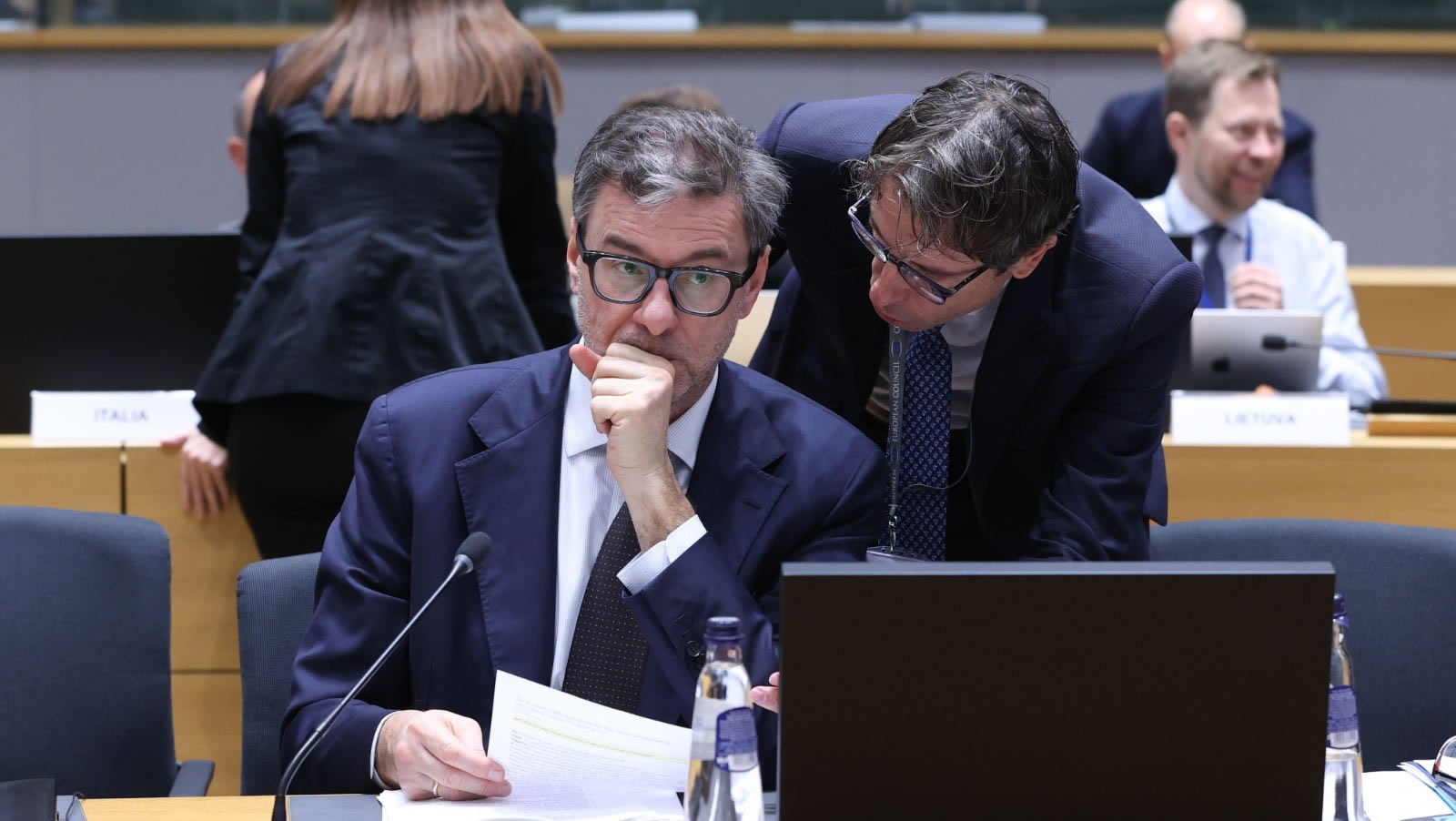 Giorgetti: bene dazi su piccoli pacchi extra Ue contro concorrenza sleale