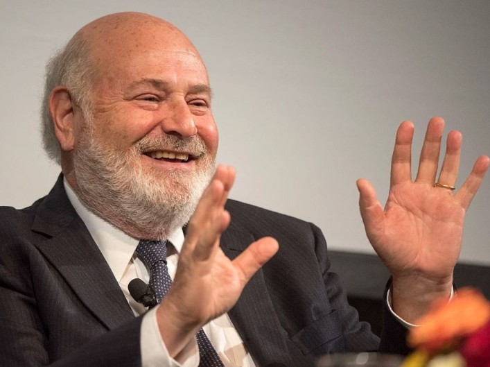 Il regista Rob Rainer e la moglie assassinati nella loro casa di Los Angeles