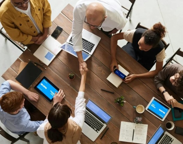 Italia, l’esodo silenzioso dei giovani: 630mila under 35 emigrati in tredici anni