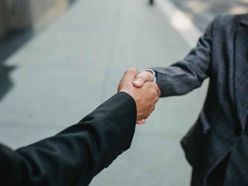 Meno liquidità, più capitale, nel 2025 le imprese italiane rafforzano la struttura finanziaria