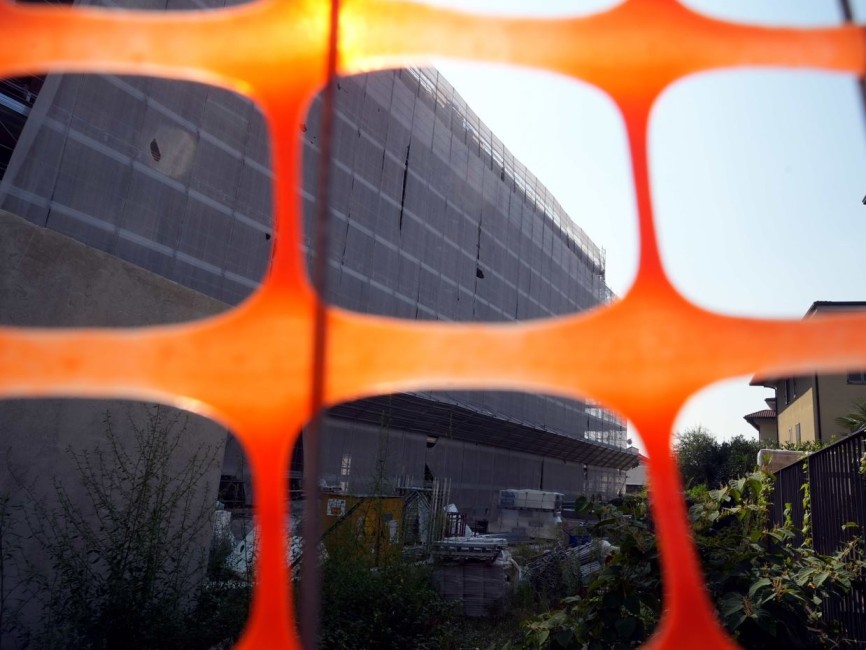 Costruzioni in frenata in Europa, segnali di rallentamento tra eurozona e Unione