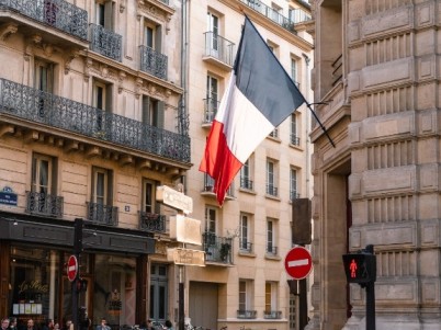 Francia: in tre mesi il debito pubblico aumentato di quasi 66 miliardi di euro