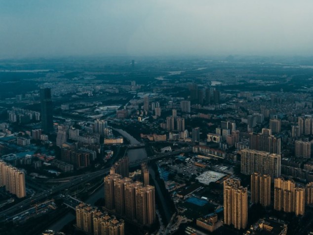 Contro il calo demografico, la Cina tassa i preservativi