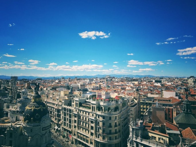 Spagna, stangata ad Airbnb, multa record da 64 milioni per annunci turistici illegali